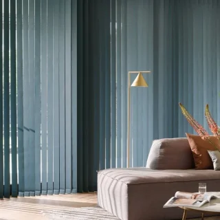 cortinas-verticales-living-color-azul-hunter-douglas-optimized.webp